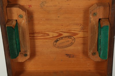Lot 393 - A WWII ERA AIRCRAFT COMPASS IN BOX, TYPE P4A