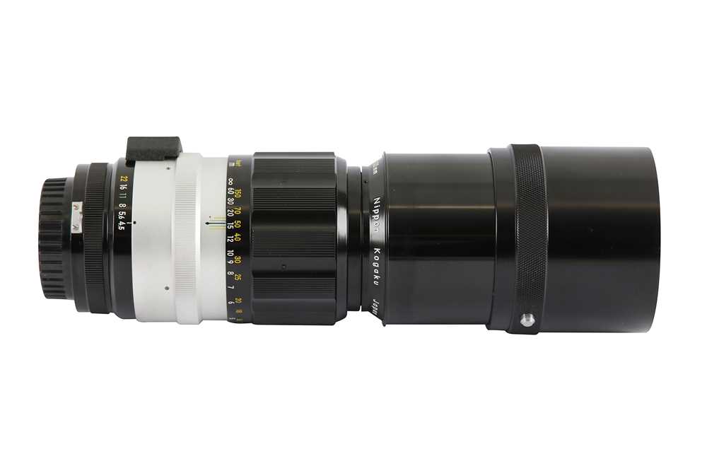 Lot 299 - A NIkon 300mm f/4.5 Nikkor-P Pre-Ai Lens
