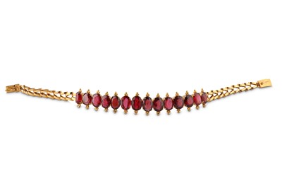 Lot 42 - A spinel bracelet