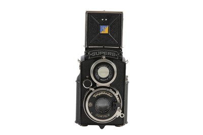 Lot 145 - A Voigtlander Superb TLR Camera