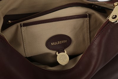 Lot 395 - MULBERRY BURGUNDY HOBO SHOULDER BAG