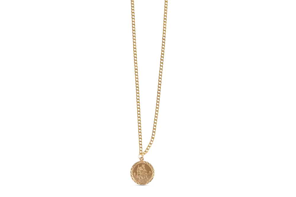 Lot 323 - A GOLD ST CHRISTOPHER PENDANT NECKLACE