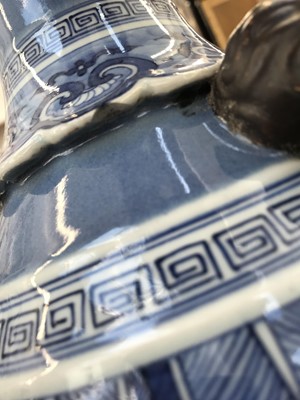 Lot 582 - A CHINESE BLUE AND WHITE VASE.