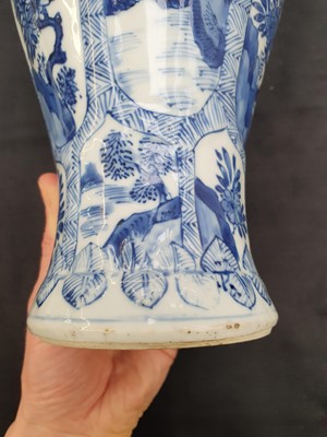 Lot 457 - A CHINESE BLUE AND WHITE BALUSTER VASE.