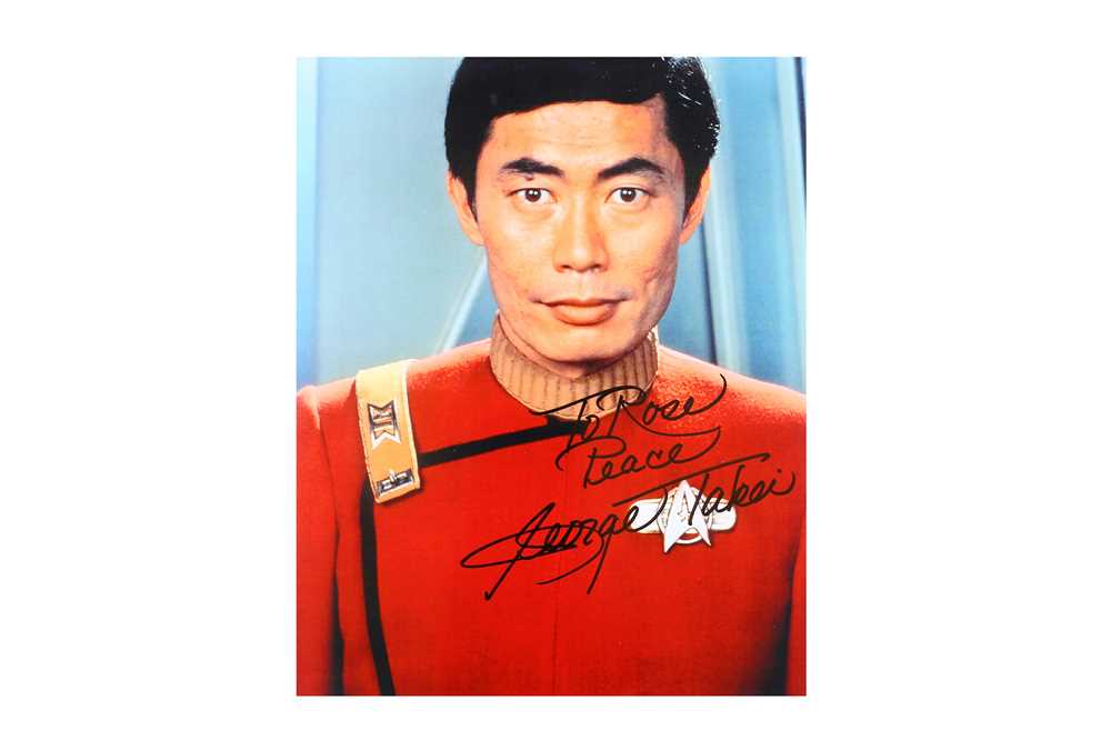 Lot 338 - Star Trek.- George Takei