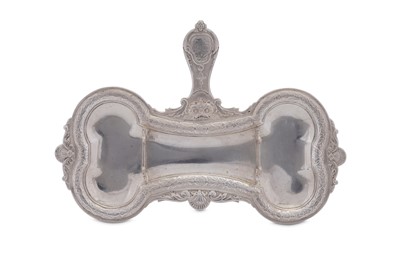 Lot 124 - A Louis XV early 18th century French silver cast snuffers tray, Paris 1719 by Martin Berthe (reg. 22nd June 1712)