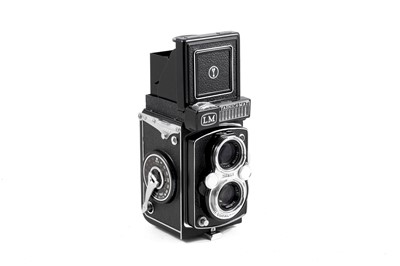 Lot 137 - A Good Yashica Mat LM 120 TLR Outfit.