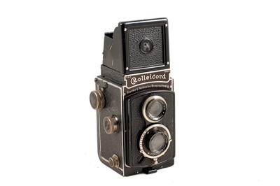 Lot 150 - Early Rolleicord I #072179.