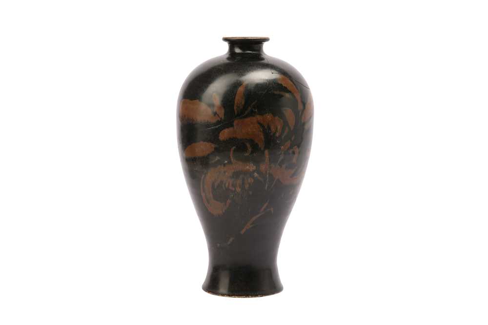 Lot 543 - A CHINESE BLACK-GLAZED CIZHOU-STYLE VASE, MEIPING.