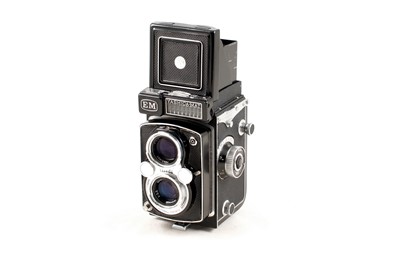 Lot 159 - A Good Yashica-Mat EM 120 TLR.