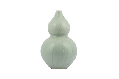 Lot 429 - A CHINESE CRACKLE-GLAZED DOUBLE GOURD VASE.