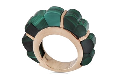Lot 56 - A malachite dress ring
