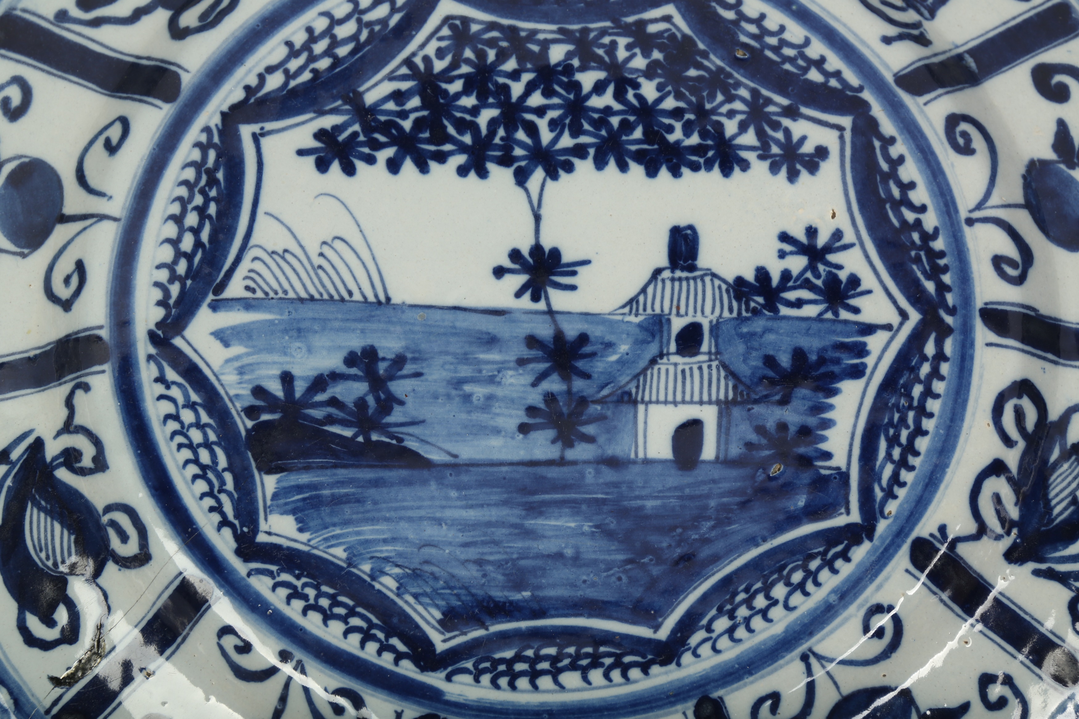 lot-159-a-delft-tin-glazed-pottery-plate-17th-18th