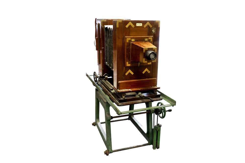 Lot 17 - A LARGE Hunter Penrose Process Camera, Ex