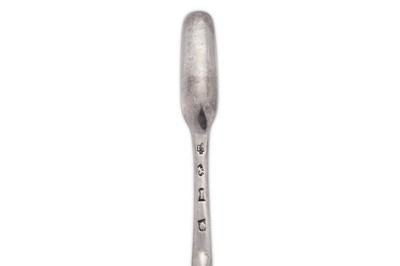Lot 337 - A George I sterling silver marrow scoop, London 1724 by Charles Jackson