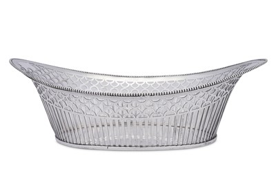 Lot 107 - An early 20th century Dutch 833 standard silver bread basket, s'Gravenhage 1907 by J.M. Van Kempen & Zn (active 1858-1924)