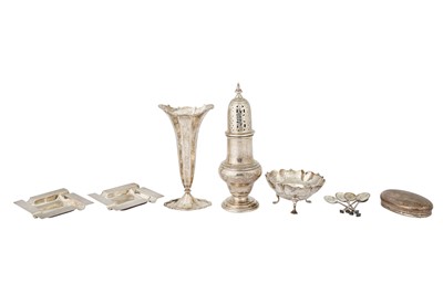 Lot 293 - A MIXED GROUP OF STERLING SILVER ITEMS