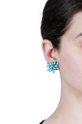 Lot 30 - A pair of diamond earrings
