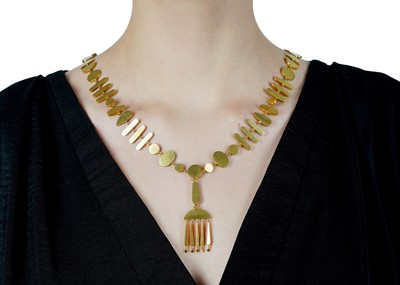 Lot 2 - Wendy Ramshaw | A gold pendant necklace, 1976