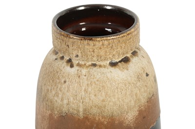 Lot 179 - A POTTERY VASE, GERMAN, CONTEMPORARY