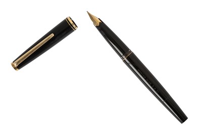 Lot 244 - A 1970s GERMAN MONTBLANC FOUNTAIN PEN, 'CLASSIC'