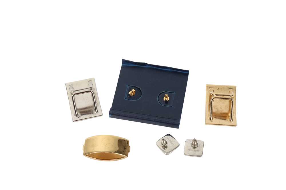 Lot 657 Burberry Earrings and Scarf Ring Collection