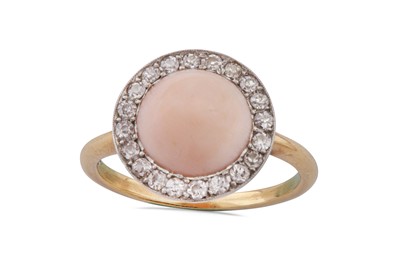 Lot 136 - λ A coral and diamond dress ring