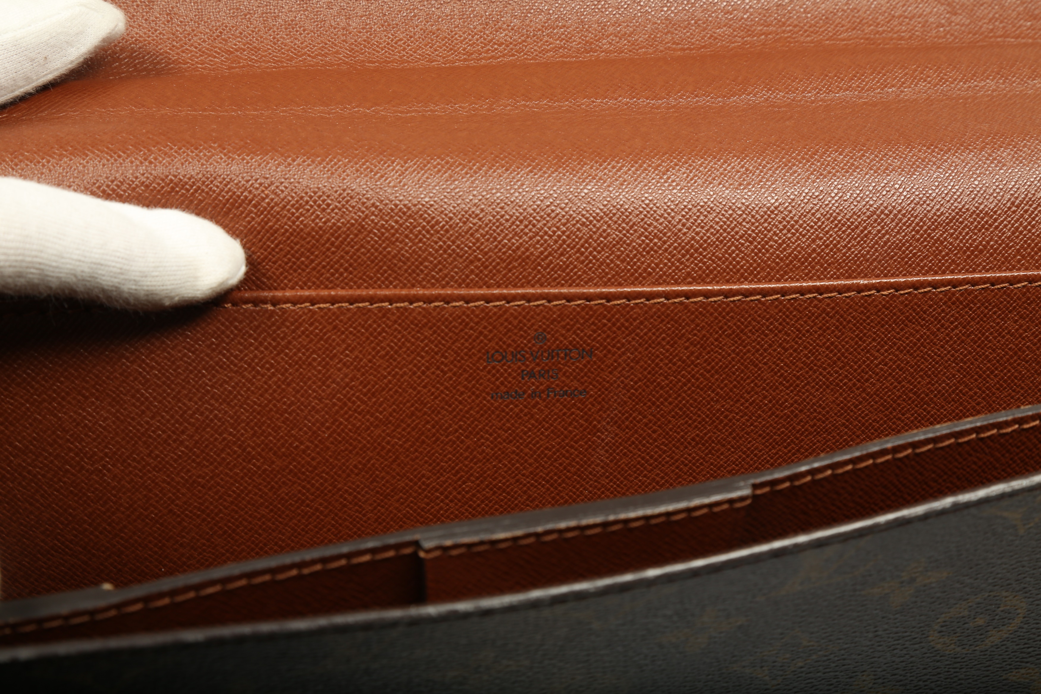 Sold at Auction: Louis Vuitton Serviette Conseiller Business Bag