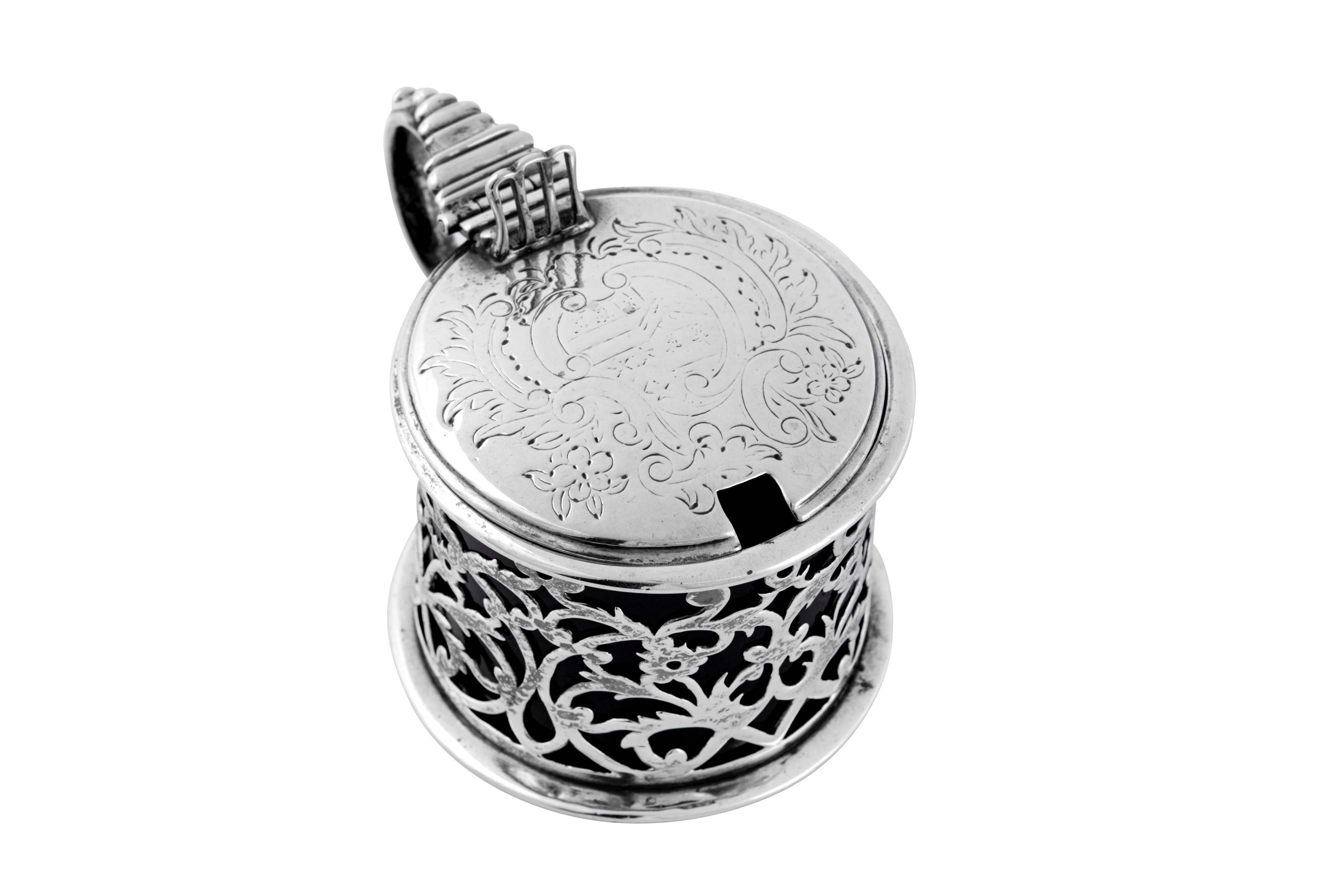 Lot 473 An early Victorian sterling silver mustard