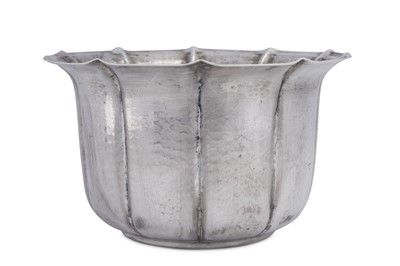 Lot 147 - A late 20th century Italian 800 standard silver bottle or wine cooler, Pisa maker numeral 527