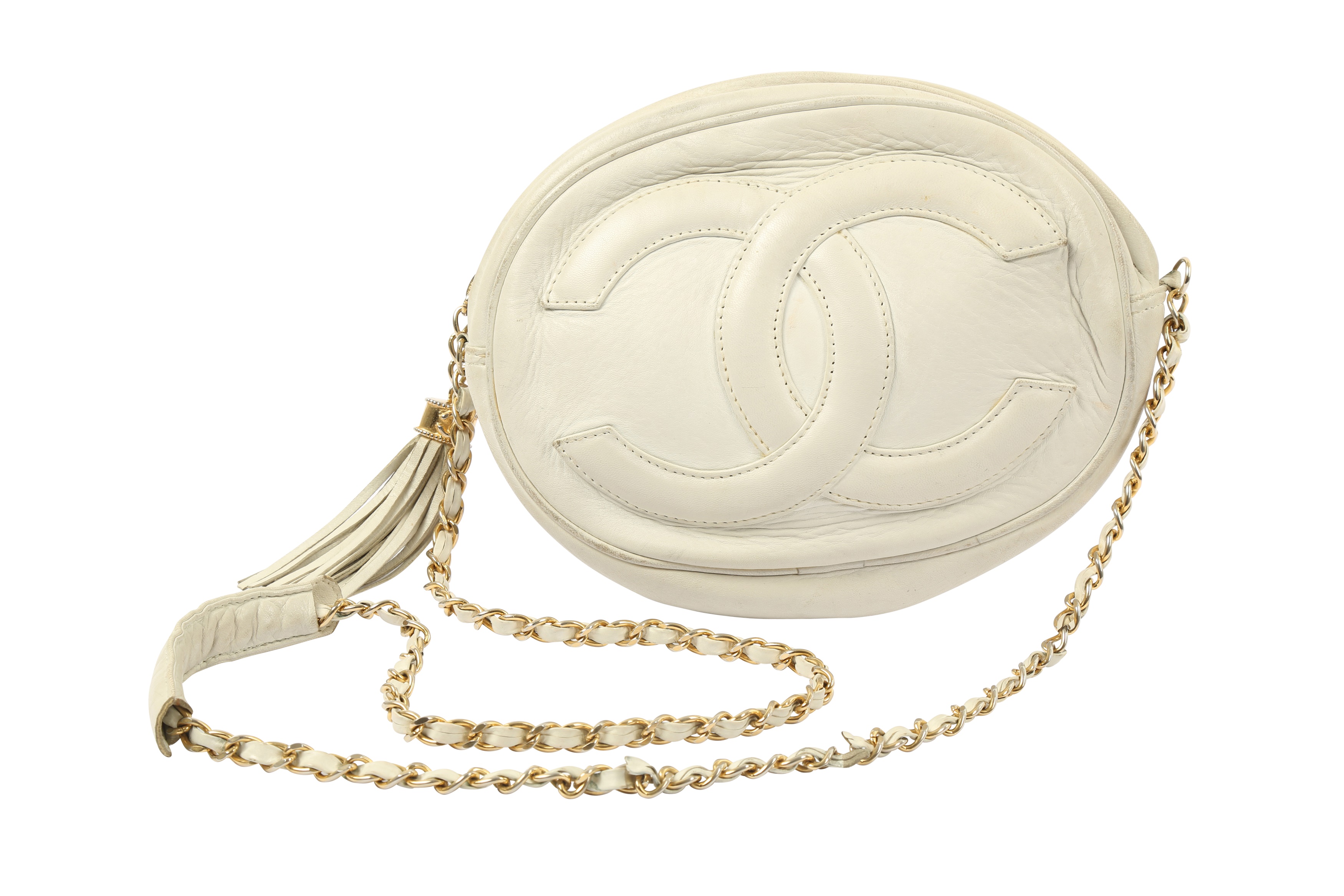 Lot 382 - Chanel White CC Logo Oval Chain Bag