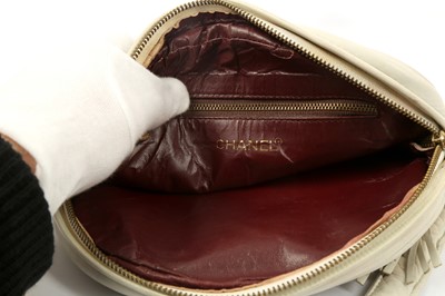 Lot 382 - Chanel White CC Logo Oval Chain Bag