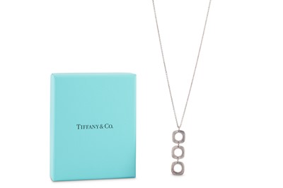 Lot 620 - A PENDANT NECKLACE, BY TIFFANY & CO.