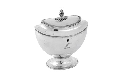 Lot 113 - A late 18th century Dutch silver tea caddy, Amsterdam 1793 by RK?, retailed by Willem Diemont (1767-1842)