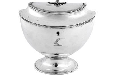 Lot 113 - A late 18th century Dutch silver tea caddy, Amsterdam 1793 by RK?, retailed by Willem Diemont (1767-1842)