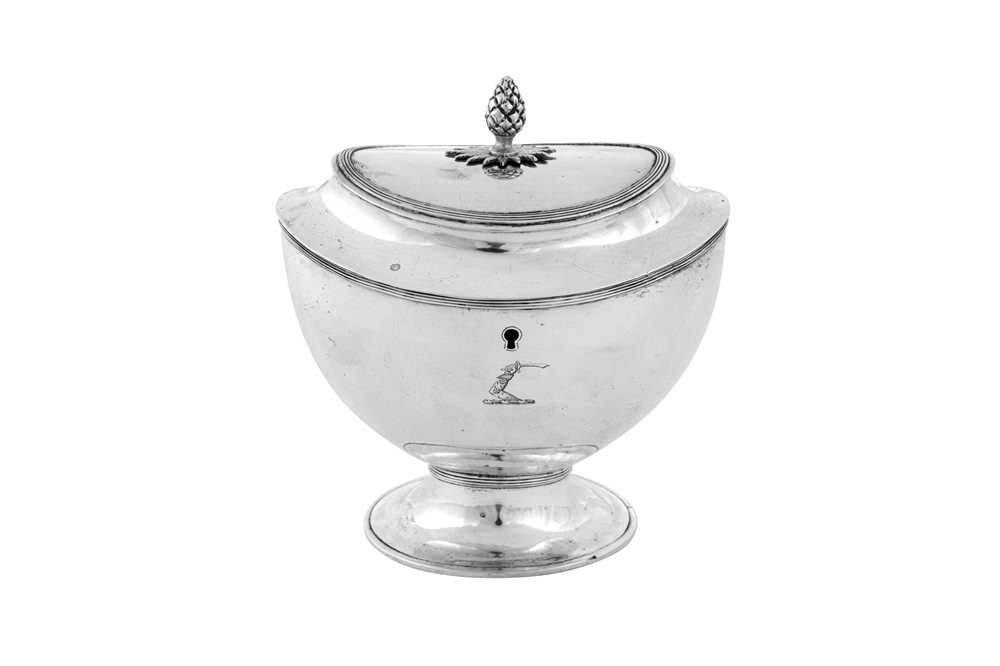 Lot 113 - A late 18th century Dutch silver tea caddy, Amsterdam 1793 by RK?, retailed by Willem Diemont (1767-1842)