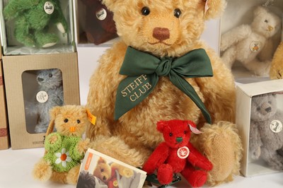 Lot 156 - A STEIFF PLUSH TEDDY BEAR