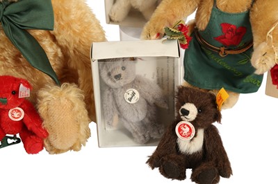 Lot 156 - A STEIFF PLUSH TEDDY BEAR