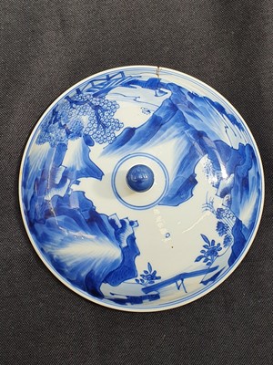 Lot 450 - A SMALL CHINESE BLUE AND WHITE TUREEN AND COVER.