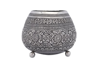 Lot 220 - An early 20th century Ceylonese (Sri Lankan) unmarked silver sugar bowl, probably Colombo circa 1920