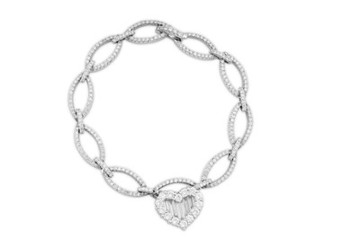Lot 35 - A diamond bracelet