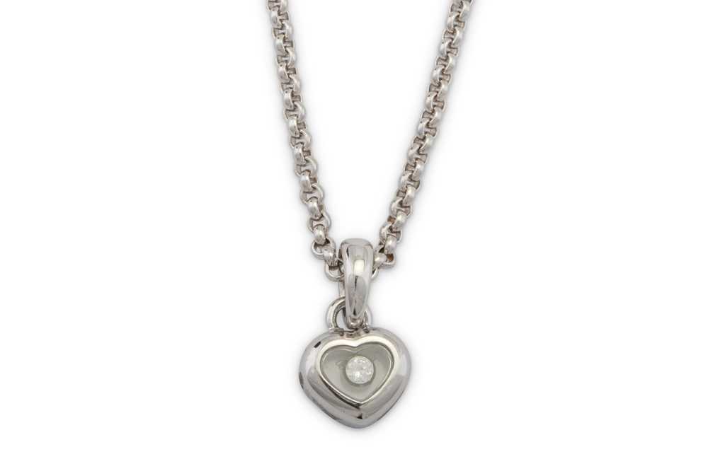 Lot 15 - Chopard | A 'Happy Diamond' pendant necklace