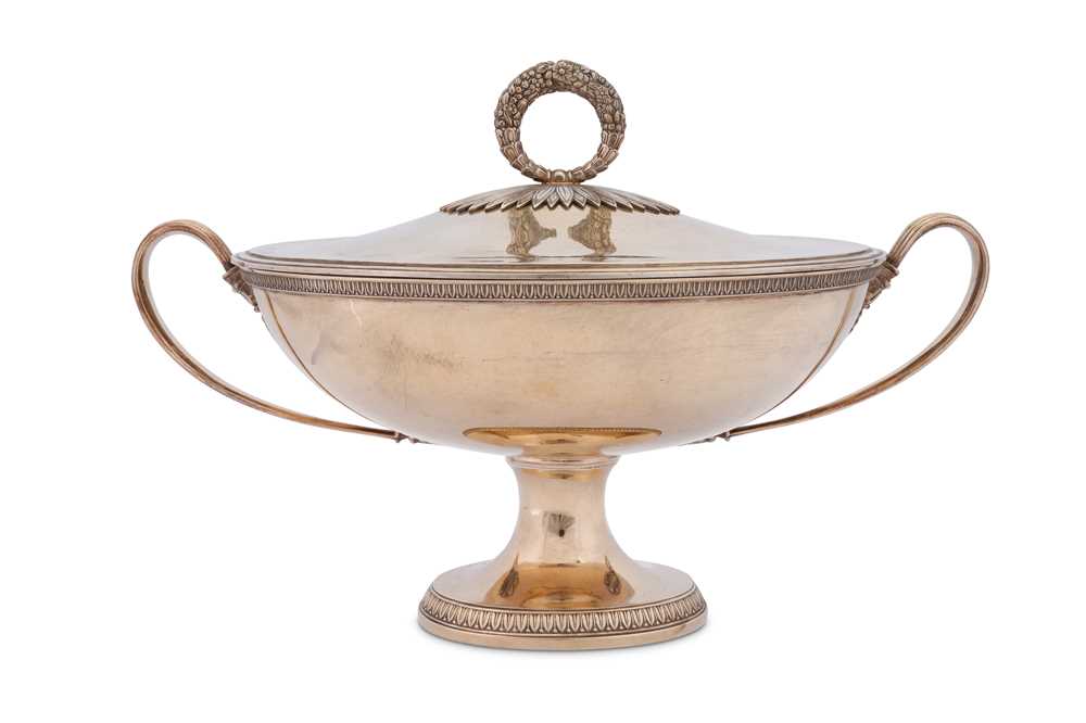 Lot 139 - A late-19th century French 950 standard silver gilt soup tureen, Paris circa 1900 by Hénin and Cie (reg. 7th August 1896)