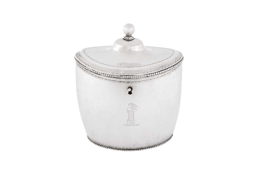 Lot 112 - An early 19th century Dutch silver tea caddy, Amsterdam 1805 by Ferdinand Amsen (active 1805-38), retailed by Willem Diemont (1767-1842)