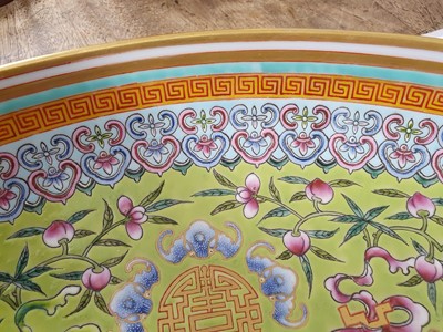 Lot 281 - A MASSIVE CHINESE FAMILLE ROSE CHARGER.