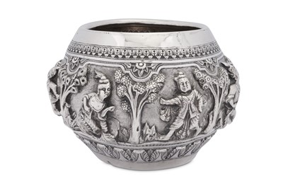 Lot 185 - An early 20th century Anglo – Indian unmarked silver bowl, Lucknow circa 1910 by a peacock maker