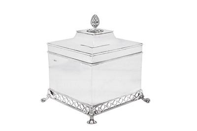 Lot 417 - A George V sterling silver biscuit box, Sheffield 1912 by James Dixon and Son