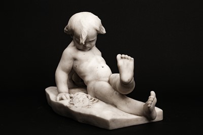 Lot 124 - A LATE 19TH CENTURY ITALIAN WHITE MARBLE FIGURE OF A BOY WITH A CRAB