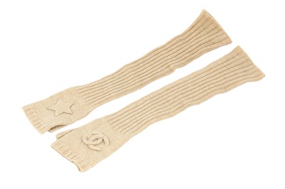 Lot 232 - Chanel Beige Cashmere Fingerless Elbow Gloves - Size S/M