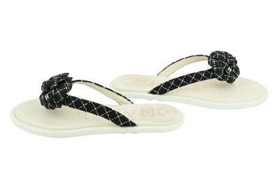 Lot 378 - Chanel Black Tweed Camelia Thong Sandals - Size 39
